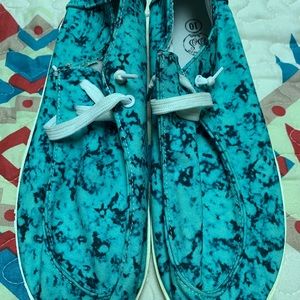 Turquoise canvas shoes